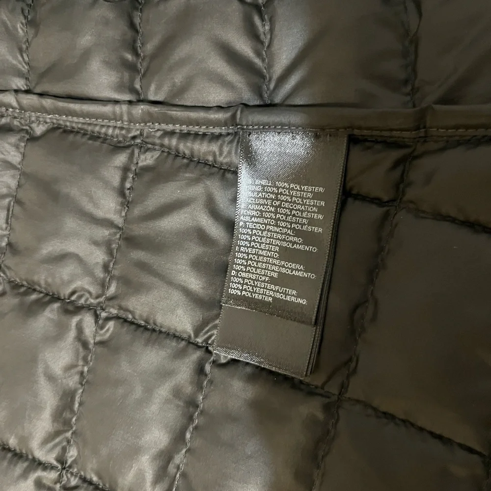 The North Face Thermoball Eco Black Camo Puffer Vest. Medium - Picture 4 of 8